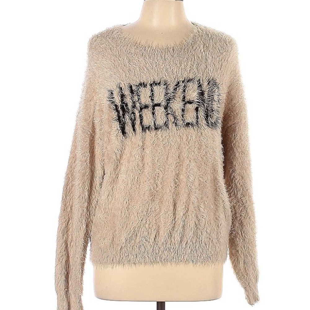 Andree by UNIT Pullover Sweater
Size L